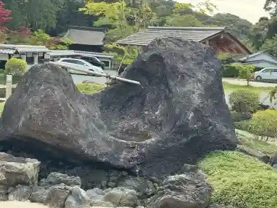 尊永寺の{uncategorized: "未分類", other: "その他", undefined: "問題あり", building: "その他建物", grave: "お墓", sacred_gate: "鳥居", guardian: "狛犬", statue: "像", buddha: "仏像", history: "歴史", nature: "自然", garden: "庭園", animal: "動物", pagoda: "塔", temizu: "手水舎", mountain_gate: "山門・神門", sanctuary: "本殿・本堂", subordinate: "末社・摂社", art: "芸術", scenery: "景色", jizo: "地蔵", ema: "絵馬", goshuin: "御朱印", omikuji: "おみくじ", items: "授与品その他", amulet: "お守り", goshuincho: "御朱印帳", eats: "食事", festival: "お祭り", votive_dance: "神楽", shichigosan: "七五三参", wedding: "結婚式", experience: "体験その他", initially: "初詣", around: "周辺", anti_infection: "感染症対策"}