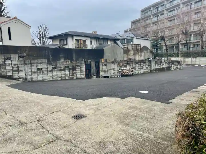 常立寺の{uncategorized: "未分類", other: "その他", undefined: "問題あり", building: "その他建物", grave: "お墓", sacred_gate: "鳥居", guardian: "狛犬", statue: "像", buddha: "仏像", history: "歴史", nature: "自然", garden: "庭園", animal: "動物", pagoda: "塔", temizu: "手水舎", mountain_gate: "山門・神門", sanctuary: "本殿・本堂", subordinate: "末社・摂社", art: "芸術", scenery: "景色", jizo: "地蔵", ema: "絵馬", goshuin: "御朱印", omikuji: "おみくじ", items: "授与品その他", amulet: "お守り", goshuincho: "御朱印帳", eats: "食事", festival: "お祭り", votive_dance: "神楽", shichigosan: "七五三参", wedding: "結婚式", experience: "体験その他", initially: "初詣", around: "周辺", anti_infection: "感染症対策"}