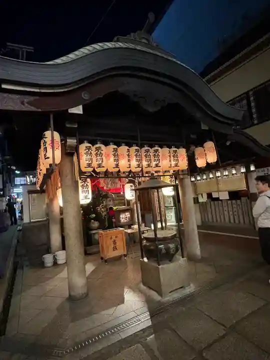 法善寺の{uncategorized: "未分類", other: "その他", undefined: "問題あり", building: "その他建物", grave: "お墓", sacred_gate: "鳥居", guardian: "狛犬", statue: "像", buddha: "仏像", history: "歴史", nature: "自然", garden: "庭園", animal: "動物", pagoda: "塔", temizu: "手水舎", mountain_gate: "山門・神門", sanctuary: "本殿・本堂", subordinate: "末社・摂社", art: "芸術", scenery: "景色", jizo: "地蔵", ema: "絵馬", goshuin: "御朱印", omikuji: "おみくじ", items: "授与品その他", amulet: "お守り", goshuincho: "御朱印帳", eats: "食事", festival: "お祭り", votive_dance: "神楽", shichigosan: "七五三参", wedding: "結婚式", experience: "体験その他", initially: "初詣", around: "周辺", anti_infection: "感染症対策"}