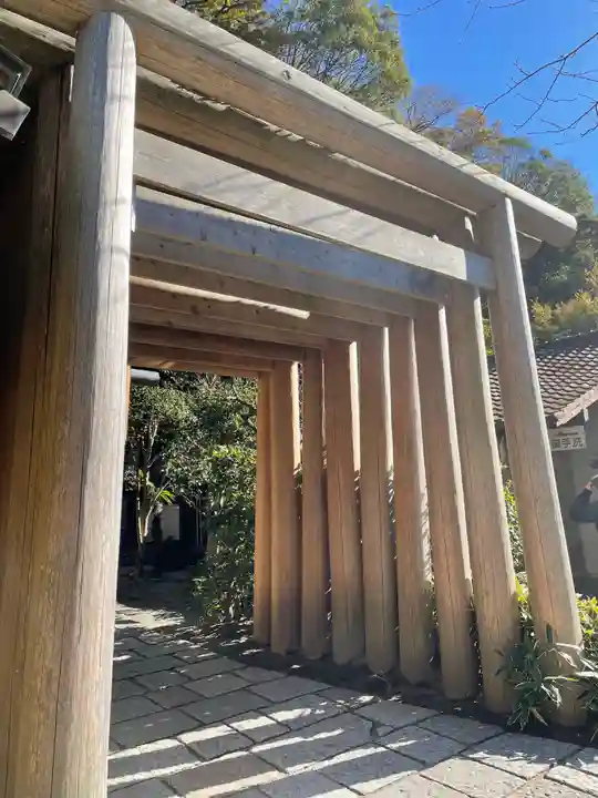 銭洗弁財天宇賀福神社の鳥居