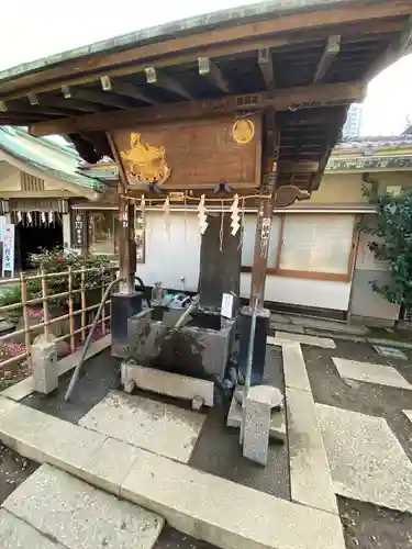 品川神社の手水舎