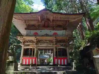 大嶽山那賀都神社の山門・神門