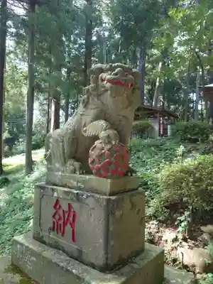 青山神社の狛犬