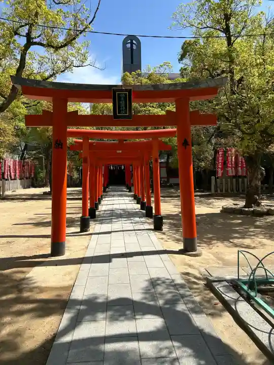 湊川神社の{uncategorized: "未分類", other: "その他", undefined: "問題あり", building: "その他建物", grave: "お墓", sacred_gate: "鳥居", guardian: "狛犬", statue: "像", buddha: "仏像", history: "歴史", nature: "自然", garden: "庭園", animal: "動物", pagoda: "塔", temizu: "手水舎", mountain_gate: "山門・神門", sanctuary: "本殿・本堂", subordinate: "末社・摂社", art: "芸術", scenery: "景色", jizo: "地蔵", ema: "絵馬", goshuin: "御朱印", omikuji: "おみくじ", items: "授与品その他", amulet: "お守り", goshuincho: "御朱印帳", eats: "食事", festival: "お祭り", votive_dance: "神楽", shichigosan: "七五三参", wedding: "結婚式", experience: "体験その他", initially: "初詣", around: "周辺", anti_infection: "感染症対策"}