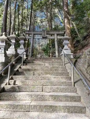笠山坐神社の{uncategorized: "未分類", other: "その他", undefined: "問題あり", building: "その他建物", grave: "お墓", sacred_gate: "鳥居", guardian: "狛犬", statue: "像", buddha: "仏像", history: "歴史", nature: "自然", garden: "庭園", animal: "動物", pagoda: "塔", temizu: "手水舎", mountain_gate: "山門・神門", sanctuary: "本殿・本堂", subordinate: "末社・摂社", art: "芸術", scenery: "景色", jizo: "地蔵", ema: "絵馬", goshuin: "御朱印", omikuji: "おみくじ", items: "授与品その他", amulet: "お守り", goshuincho: "御朱印帳", eats: "食事", festival: "お祭り", votive_dance: "神楽", shichigosan: "七五三参", wedding: "結婚式", experience: "体験その他", initially: "初詣", around: "周辺", anti_infection: "感染症対策"}