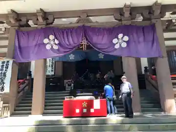 日石寺の本殿・本堂