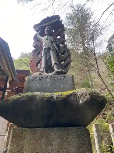 代々木神社の仏像