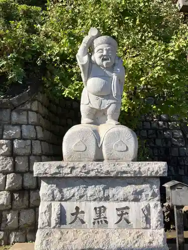 品川神社の像