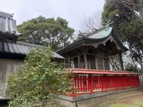 年毛神社の{uncategorized: "未分類", other: "その他", undefined: "問題あり", building: "その他建物", grave: "お墓", sacred_gate: "鳥居", guardian: "狛犬", statue: "像", buddha: "仏像", history: "歴史", nature: "自然", garden: "庭園", animal: "動物", pagoda: "塔", temizu: "手水舎", mountain_gate: "山門・神門", sanctuary: "本殿・本堂", subordinate: "末社・摂社", art: "芸術", scenery: "景色", jizo: "地蔵", ema: "絵馬", goshuin: "御朱印", omikuji: "おみくじ", items: "授与品その他", amulet: "お守り", goshuincho: "御朱印帳", eats: "食事", festival: "お祭り", votive_dance: "神楽", shichigosan: "七五三参", wedding: "結婚式", experience: "体験その他", initially: "初詣", around: "周辺", anti_infection: "感染症対策"}