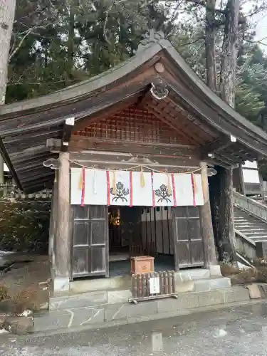 諏訪大社の{uncategorized: "未分類", other: "その他", undefined: "問題あり", building: "その他建物", grave: "お墓", sacred_gate: "鳥居", guardian: "狛犬", statue: "像", buddha: "仏像", history: "歴史", nature: "自然", garden: "庭園", animal: "動物", pagoda: "塔", temizu: "手水舎", mountain_gate: "山門・神門", sanctuary: "本殿・本堂", subordinate: "末社・摂社", art: "芸術", scenery: "景色", jizo: "地蔵", ema: "絵馬", goshuin: "御朱印", omikuji: "おみくじ", items: "授与品その他", amulet: "お守り", goshuincho: "御朱印帳", eats: "食事", festival: "お祭り", votive_dance: "神楽", shichigosan: "七五三参", wedding: "結婚式", experience: "体験その他", initially: "初詣", around: "周辺", anti_infection: "感染症対策"}