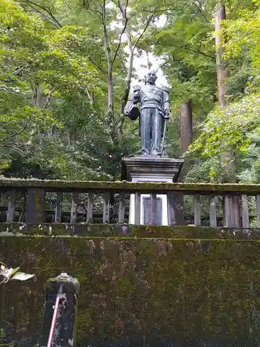 秩父御嶽神社の像