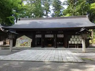 雄山神社前立社壇の本殿・本堂