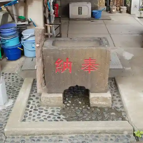 榎稲荷神社の手水舎