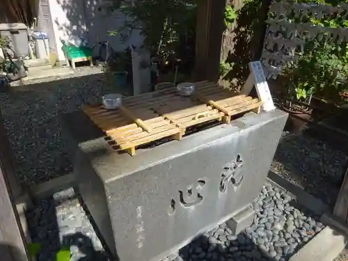 諏訪神社の手水舎