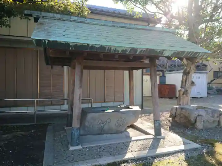 前野神社の手水舎