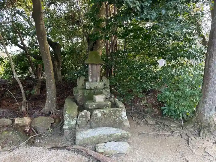 八重垣神社の{uncategorized: "未分類", other: "その他", undefined: "問題あり", building: "その他建物", grave: "お墓", sacred_gate: "鳥居", guardian: "狛犬", statue: "像", buddha: "仏像", history: "歴史", nature: "自然", garden: "庭園", animal: "動物", pagoda: "塔", temizu: "手水舎", mountain_gate: "山門・神門", sanctuary: "本殿・本堂", subordinate: "末社・摂社", art: "芸術", scenery: "景色", jizo: "地蔵", ema: "絵馬", goshuin: "御朱印", omikuji: "おみくじ", items: "授与品その他", amulet: "お守り", goshuincho: "御朱印帳", eats: "食事", festival: "お祭り", votive_dance: "神楽", shichigosan: "七五三参", wedding: "結婚式", experience: "体験その他", initially: "初詣", around: "周辺", anti_infection: "感染症対策"}