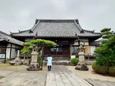 善導寺の本殿・本堂