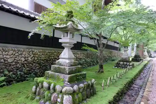 尊永寺の庭園