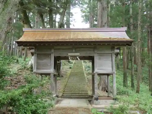 天健金草神社の山門