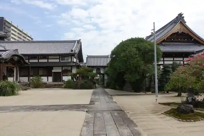 養泉寺の建物その他