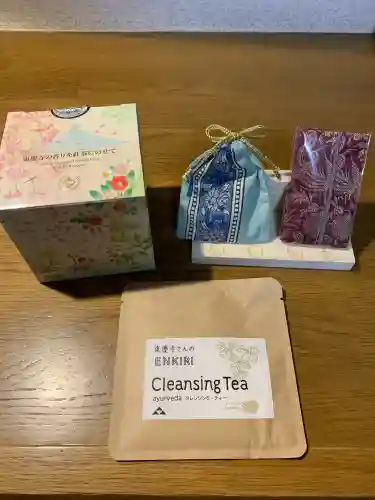 東慶寺の{uncategorized: "未分類", other: "その他", undefined: "問題あり", building: "その他建物", grave: "お墓", sacred_gate: "鳥居", guardian: "狛犬", statue: "像", buddha: "仏像", history: "歴史", nature: "自然", garden: "庭園", animal: "動物", pagoda: "塔", temizu: "手水舎", mountain_gate: "山門・神門", sanctuary: "本殿・本堂", subordinate: "末社・摂社", art: "芸術", scenery: "景色", jizo: "地蔵", ema: "絵馬", goshuin: "御朱印", omikuji: "おみくじ", items: "授与品その他", amulet: "お守り", goshuincho: "御朱印帳", eats: "食事", festival: "お祭り", votive_dance: "神楽", shichigosan: "七五三参", wedding: "結婚式", experience: "体験その他", initially: "初詣", around: "周辺", anti_infection: "感染症対策"}