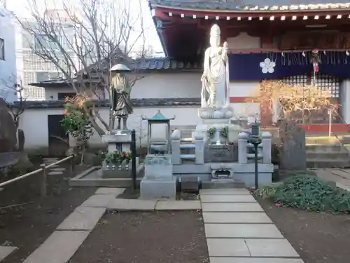 新井薬師（梅照院）の仏像