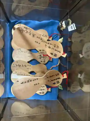 豊国神社の{uncategorized: "未分類", other: "その他", undefined: "問題あり", building: "その他建物", grave: "お墓", sacred_gate: "鳥居", guardian: "狛犬", statue: "像", buddha: "仏像", history: "歴史", nature: "自然", garden: "庭園", animal: "動物", pagoda: "塔", temizu: "手水舎", mountain_gate: "山門・神門", sanctuary: "本殿・本堂", subordinate: "末社・摂社", art: "芸術", scenery: "景色", jizo: "地蔵", ema: "絵馬", goshuin: "御朱印", omikuji: "おみくじ", items: "授与品その他", amulet: "お守り", goshuincho: "御朱印帳", eats: "食事", festival: "お祭り", votive_dance: "神楽", shichigosan: "七五三参", wedding: "結婚式", experience: "体験その他", initially: "初詣", around: "周辺", anti_infection: "感染症対策"}