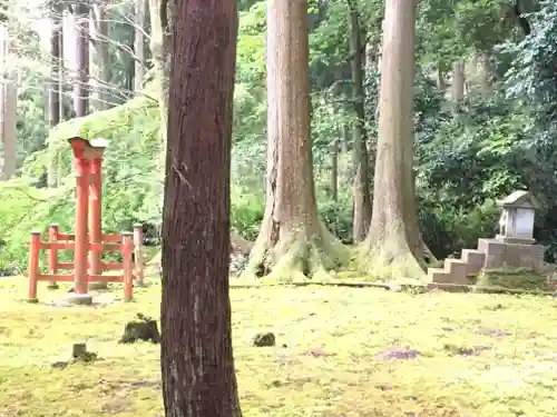 八幡神社の建物その他