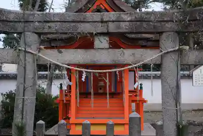 泉穴師神社の鳥居