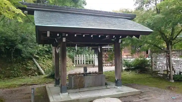 足羽神社の手水舎
