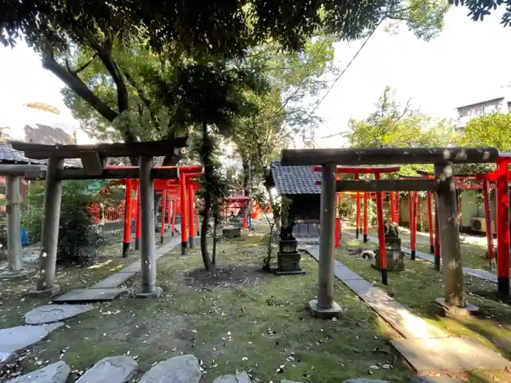 三囲神社の末社・摂社