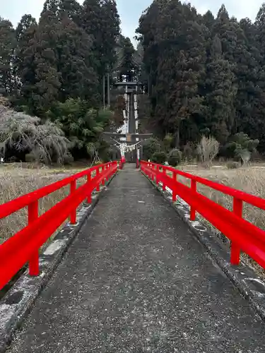 坪沼八幡神社の鳥居