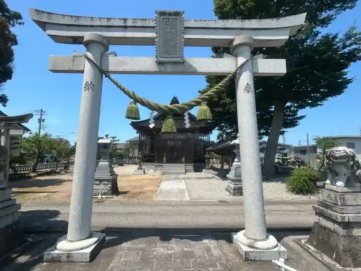 建石勝神社の{uncategorized: "未分類", other: "その他", undefined: "問題あり", building: "その他建物", grave: "お墓", sacred_gate: "鳥居", guardian: "狛犬", statue: "像", buddha: "仏像", history: "歴史", nature: "自然", garden: "庭園", animal: "動物", pagoda: "塔", temizu: "手水舎", mountain_gate: "山門・神門", sanctuary: "本殿・本堂", subordinate: "末社・摂社", art: "芸術", scenery: "景色", jizo: "地蔵", ema: "絵馬", goshuin: "御朱印", omikuji: "おみくじ", items: "授与品その他", amulet: "お守り", goshuincho: "御朱印帳", eats: "食事", festival: "お祭り", votive_dance: "神楽", shichigosan: "七五三参", wedding: "結婚式", experience: "体験その他", initially: "初詣", around: "周辺", anti_infection: "感染症対策"}
