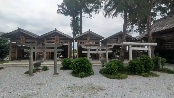 鷲宮神社の{uncategorized: "未分類", other: "その他", undefined: "問題あり", building: "その他建物", grave: "お墓", sacred_gate: "鳥居", guardian: "狛犬", statue: "像", buddha: "仏像", history: "歴史", nature: "自然", garden: "庭園", animal: "動物", pagoda: "塔", temizu: "手水舎", mountain_gate: "山門・神門", sanctuary: "本殿・本堂", subordinate: "末社・摂社", art: "芸術", scenery: "景色", jizo: "地蔵", ema: "絵馬", goshuin: "御朱印", omikuji: "おみくじ", items: "授与品その他", amulet: "お守り", goshuincho: "御朱印帳", eats: "食事", festival: "お祭り", votive_dance: "神楽", shichigosan: "七五三参", wedding: "結婚式", experience: "体験その他", initially: "初詣", around: "周辺", anti_infection: "感染症対策"}