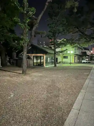 茨木神社の{uncategorized: "未分類", other: "その他", undefined: "問題あり", building: "その他建物", grave: "お墓", sacred_gate: "鳥居", guardian: "狛犬", statue: "像", buddha: "仏像", history: "歴史", nature: "自然", garden: "庭園", animal: "動物", pagoda: "塔", temizu: "手水舎", mountain_gate: "山門・神門", sanctuary: "本殿・本堂", subordinate: "末社・摂社", art: "芸術", scenery: "景色", jizo: "地蔵", ema: "絵馬", goshuin: "御朱印", omikuji: "おみくじ", items: "授与品その他", amulet: "お守り", goshuincho: "御朱印帳", eats: "食事", festival: "お祭り", votive_dance: "神楽", shichigosan: "七五三参", wedding: "結婚式", experience: "体験その他", initially: "初詣", around: "周辺", anti_infection: "感染症対策"}