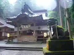 御岩神社の建物その他