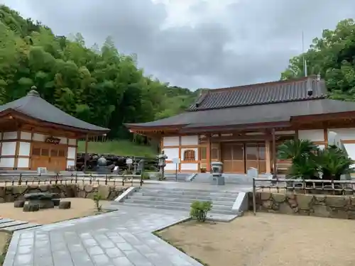 宝厳寺の本殿