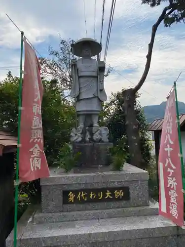 蓮厳院の像