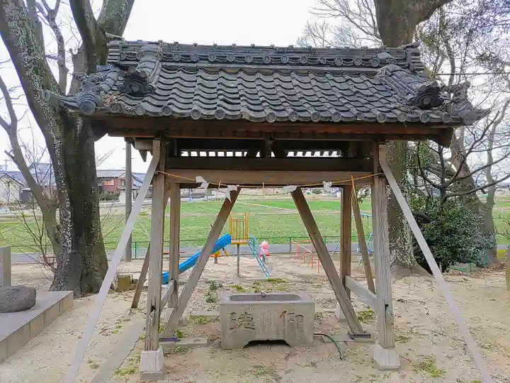 天神社の手水舎