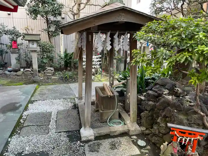 讃岐小白稲荷神社の手水舎