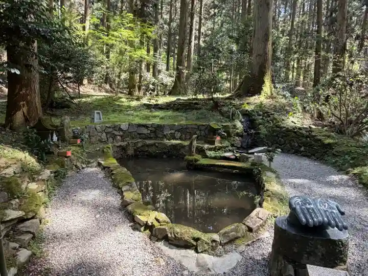 御岩神社の{uncategorized: "未分類", other: "その他", undefined: "問題あり", building: "その他建物", grave: "お墓", sacred_gate: "鳥居", guardian: "狛犬", statue: "像", buddha: "仏像", history: "歴史", nature: "自然", garden: "庭園", animal: "動物", pagoda: "塔", temizu: "手水舎", mountain_gate: "山門・神門", sanctuary: "本殿・本堂", subordinate: "末社・摂社", art: "芸術", scenery: "景色", jizo: "地蔵", ema: "絵馬", goshuin: "御朱印", omikuji: "おみくじ", items: "授与品その他", amulet: "お守り", goshuincho: "御朱印帳", eats: "食事", festival: "お祭り", votive_dance: "神楽", shichigosan: "七五三参", wedding: "結婚式", experience: "体験その他", initially: "初詣", around: "周辺", anti_infection: "感染症対策"}