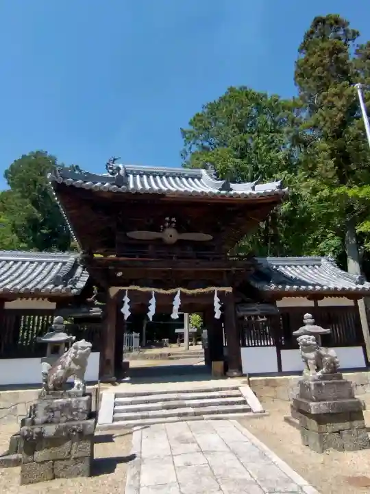 矢田坐久志玉比古神社の{uncategorized: "未分類", other: "その他", undefined: "問題あり", building: "その他建物", grave: "お墓", sacred_gate: "鳥居", guardian: "狛犬", statue: "像", buddha: "仏像", history: "歴史", nature: "自然", garden: "庭園", animal: "動物", pagoda: "塔", temizu: "手水舎", mountain_gate: "山門・神門", sanctuary: "本殿・本堂", subordinate: "末社・摂社", art: "芸術", scenery: "景色", jizo: "地蔵", ema: "絵馬", goshuin: "御朱印", omikuji: "おみくじ", items: "授与品その他", amulet: "お守り", goshuincho: "御朱印帳", eats: "食事", festival: "お祭り", votive_dance: "神楽", shichigosan: "七五三参", wedding: "結婚式", experience: "体験その他", initially: "初詣", around: "周辺", anti_infection: "感染症対策"}