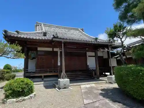 延寿寺の{uncategorized: "未分類", other: "その他", undefined: "問題あり", building: "その他建物", grave: "お墓", sacred_gate: "鳥居", guardian: "狛犬", statue: "像", buddha: "仏像", history: "歴史", nature: "自然", garden: "庭園", animal: "動物", pagoda: "塔", temizu: "手水舎", mountain_gate: "山門・神門", sanctuary: "本殿・本堂", subordinate: "末社・摂社", art: "芸術", scenery: "景色", jizo: "地蔵", ema: "絵馬", goshuin: "御朱印", omikuji: "おみくじ", items: "授与品その他", amulet: "お守り", goshuincho: "御朱印帳", eats: "食事", festival: "お祭り", votive_dance: "神楽", shichigosan: "七五三参", wedding: "結婚式", experience: "体験その他", initially: "初詣", around: "周辺", anti_infection: "感染症対策"}