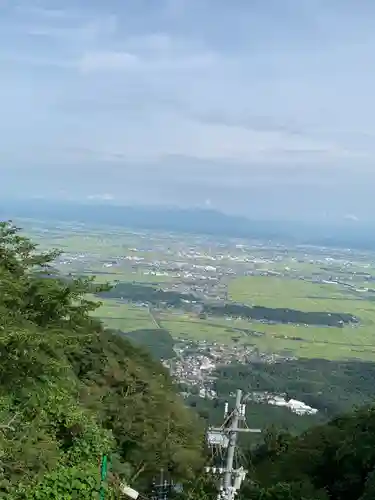 彌彦神社奥宮（御神廟）(新潟県)