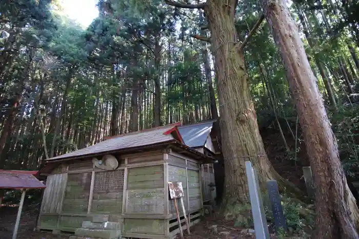 二柱神社の本殿