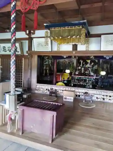 達谷西光寺の本殿・本堂