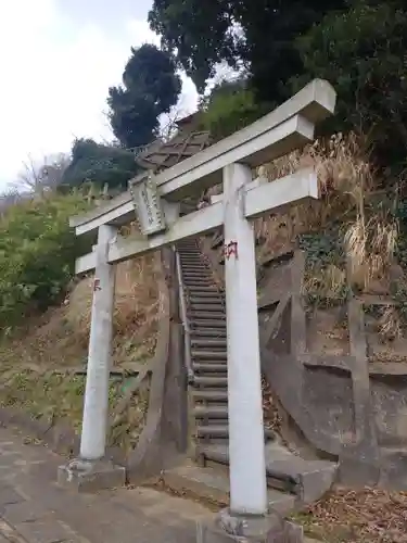 下生稲荷神社の鳥居