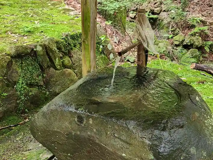 石龕寺の手水舎