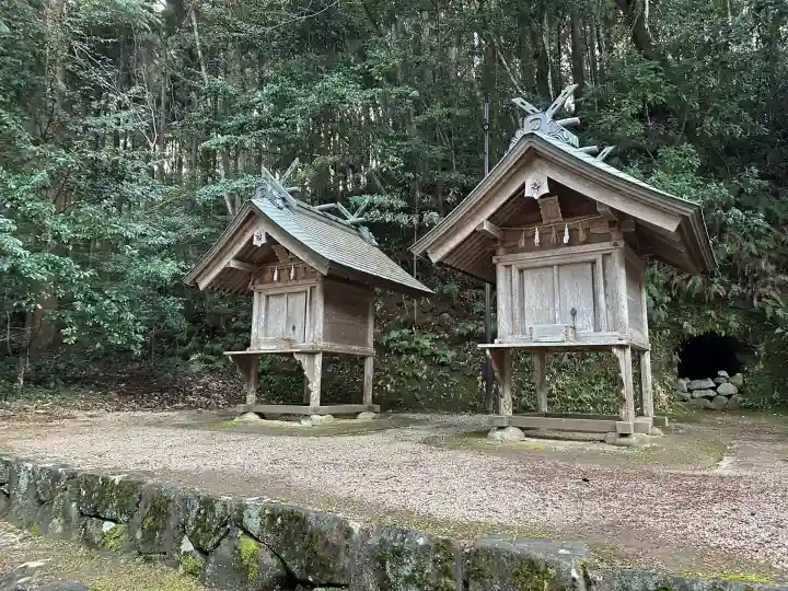 神魂神社の{uncategorized: "未分類", other: "その他", undefined: "問題あり", building: "その他建物", grave: "お墓", sacred_gate: "鳥居", guardian: "狛犬", statue: "像", buddha: "仏像", history: "歴史", nature: "自然", garden: "庭園", animal: "動物", pagoda: "塔", temizu: "手水舎", mountain_gate: "山門・神門", sanctuary: "本殿・本堂", subordinate: "末社・摂社", art: "芸術", scenery: "景色", jizo: "地蔵", ema: "絵馬", goshuin: "御朱印", omikuji: "おみくじ", items: "授与品その他", amulet: "お守り", goshuincho: "御朱印帳", eats: "食事", festival: "お祭り", votive_dance: "神楽", shichigosan: "七五三参", wedding: "結婚式", experience: "体験その他", initially: "初詣", around: "周辺", anti_infection: "感染症対策"}