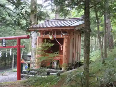 新屋山神社奥宮の本殿・本堂